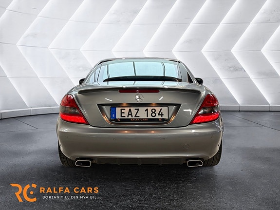 Mercedes-Benz SLK350 9 of 19
