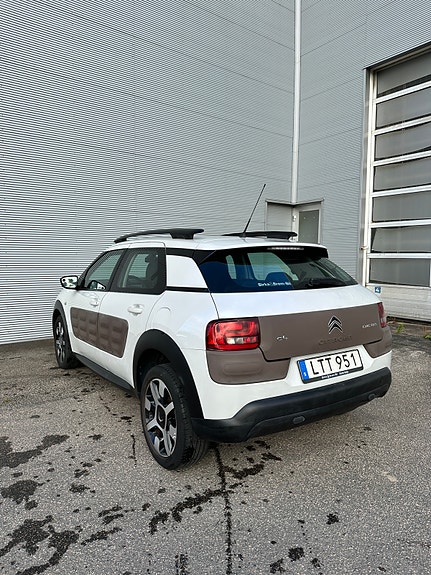 Citroen C4 Cactus 2 of 3