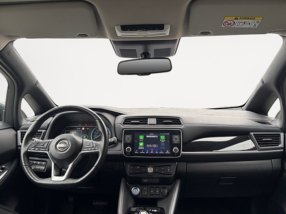 Nissan Leaf 10 of 17