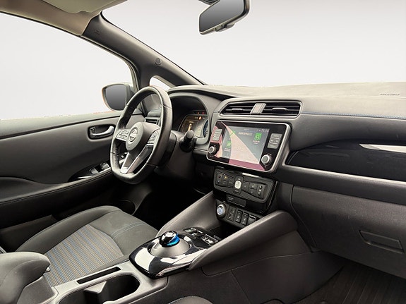 Nissan Leaf 9 of 17