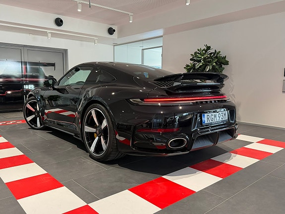 Porsche 911 Turbo S 2 of 26