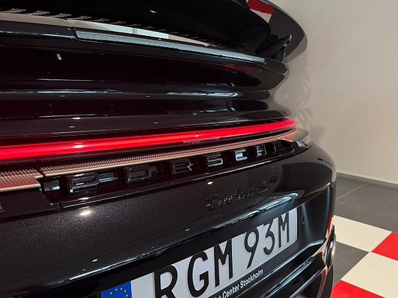Porsche 911 Turbo S 8 of 26
