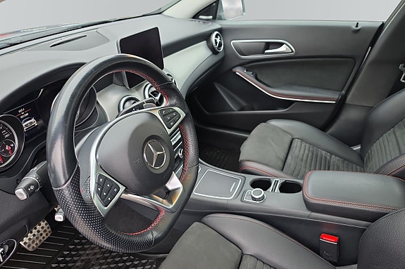 Mercedes-Benz CLA200 7 of 10