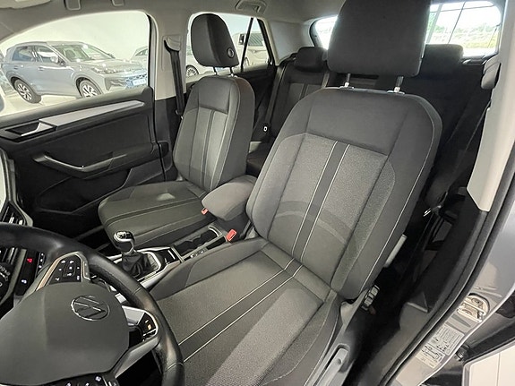 Volkswagen T-Roc 19 of 29