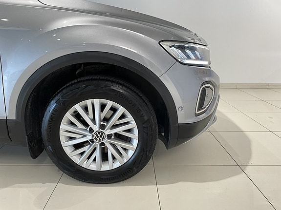 Volkswagen T-Roc 6 of 29