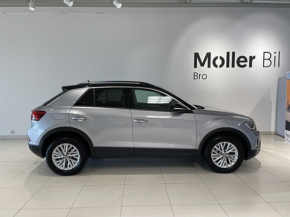 Volkswagen T-Roc 8 of 29
