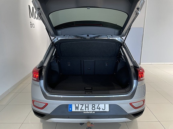Volkswagen T-Roc 12 of 29