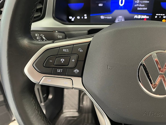 Volkswagen T-Roc 22 of 29