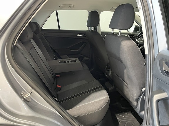 Volkswagen T-Roc 15 of 29