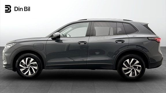Volkswagen Tiguan 2 of 19