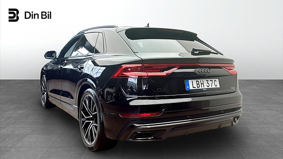 Audi Q8 3 of 13