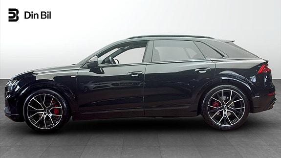 Audi Q8 2 of 13