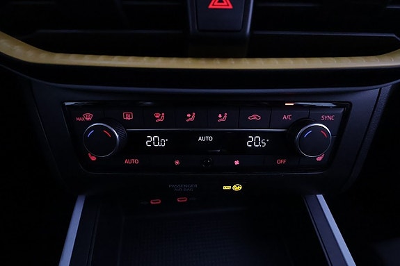 Seat Arona 19 of 21
