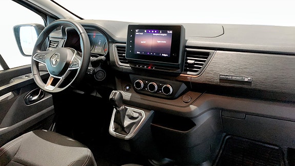 Renault Trafic 10 of 17