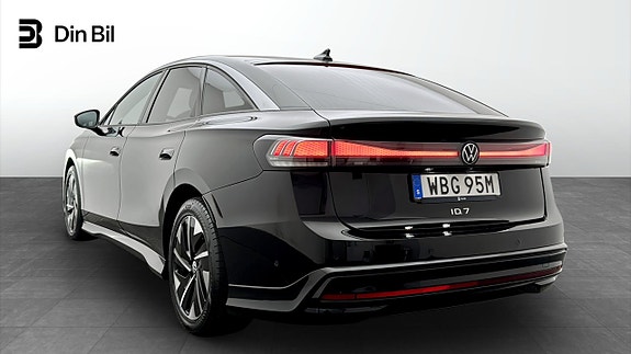 Volkswagen ID.7 3 of 19