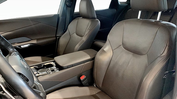 Lexus RX350h 8 of 17