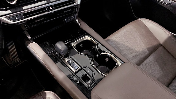 Lexus RX350h 17 of 17