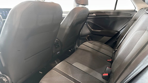 Volkswagen T-Roc 12 of 20