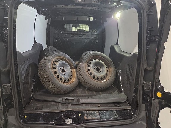 Ford Transit Connect 8 of 10