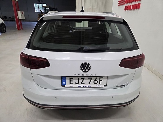 Volkswagen Passat Alltrack 7 of 10