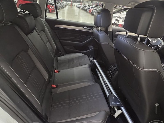 Volkswagen Passat Alltrack 5 of 10