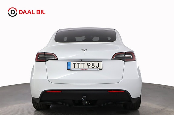 Tesla Model Y 7 of 25