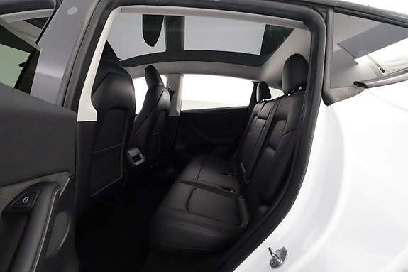 Tesla Model Y 12 of 25