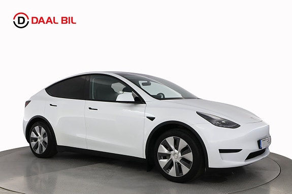 Tesla Model Y 4 of 25
