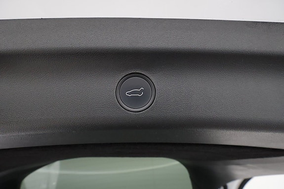 Tesla Model Y 25 of 25