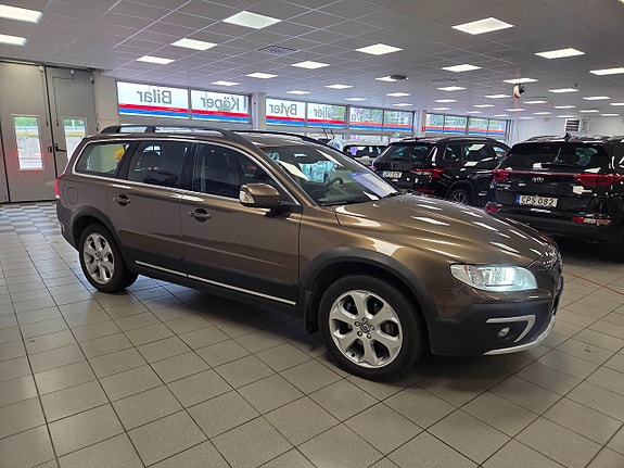 Volvo XC70 11 of 23