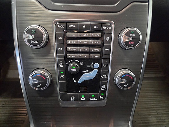 Volvo XC70 22 of 23