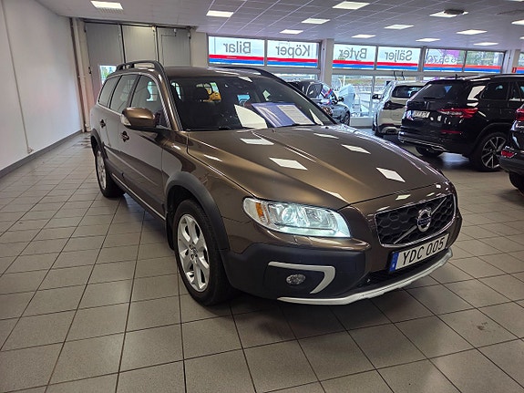 Volvo XC70 13 of 23