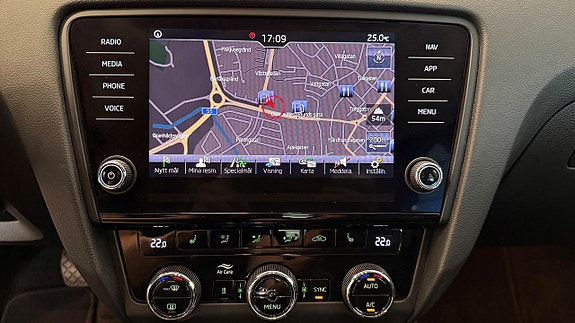 Skoda Octavia Scout 13 of 23