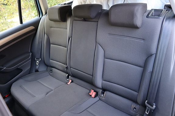Volkswagen Golf VII 8 of 10