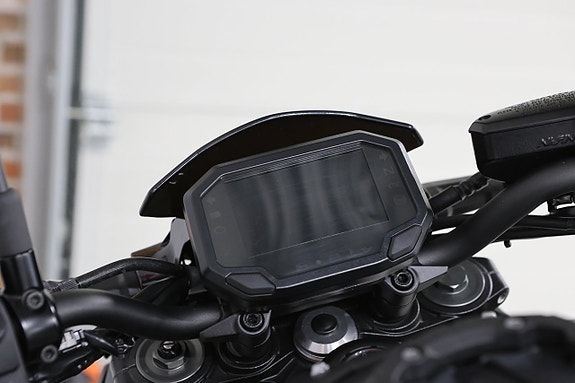 Kawasaki Z900 8 of 12