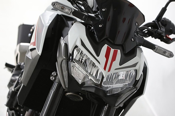 Kawasaki Z900 4 of 12