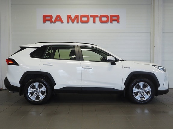 Toyota RAV4 4 of 22