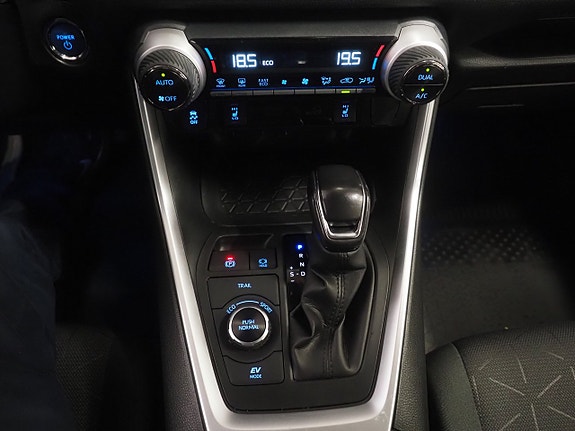 Toyota RAV4 20 of 22