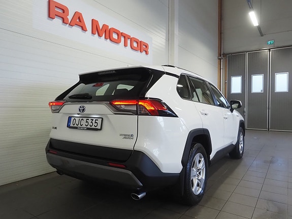 Toyota RAV4 6 of 22