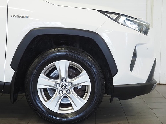 Toyota RAV4 8 of 22