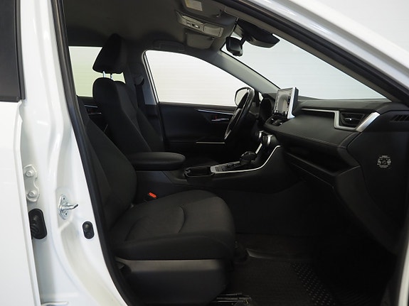 Toyota RAV4 10 of 22