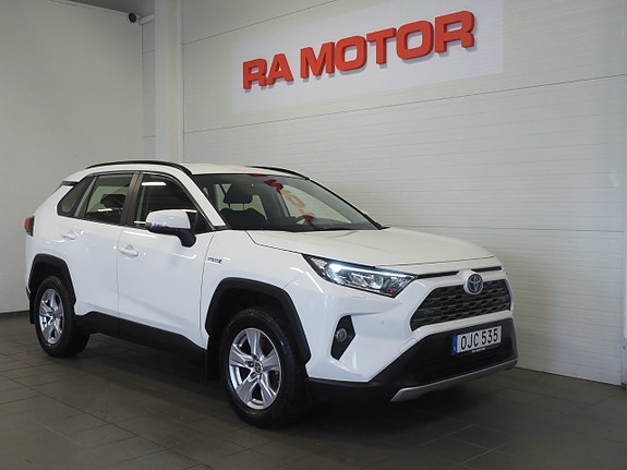 Toyota RAV4 3 of 22
