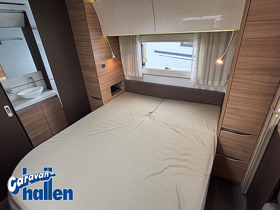 Adria Alpina 663 HT 15 of 19
