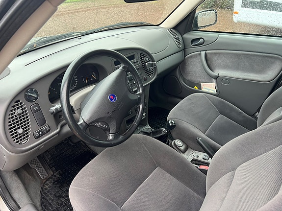Saab 9-3 4 of 9
