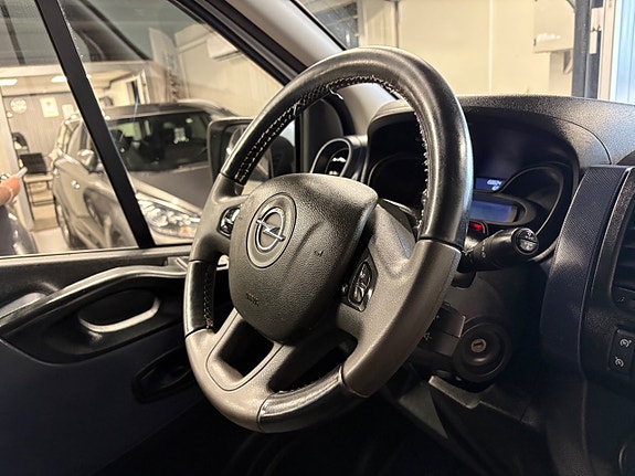 Opel Vivaro 6 of 14