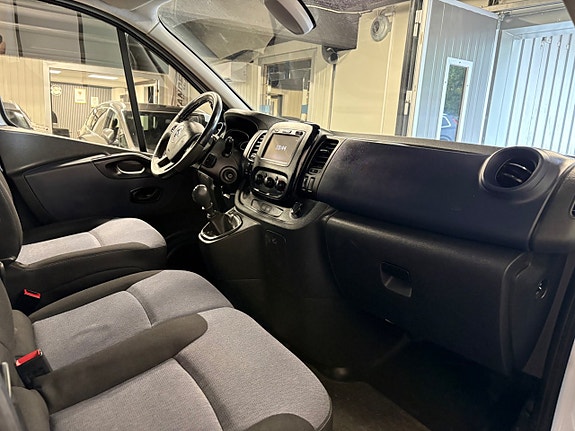 Opel Vivaro 11 of 14