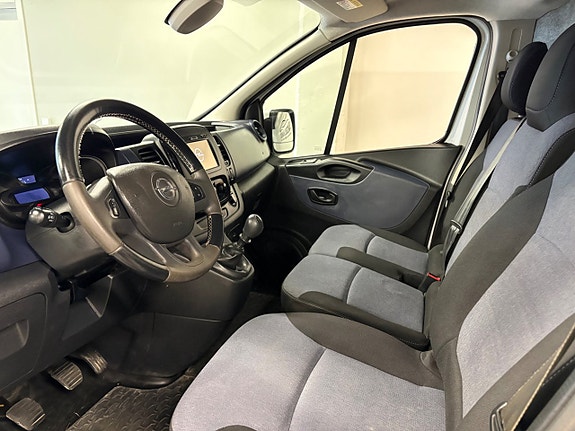Opel Vivaro 5 of 14