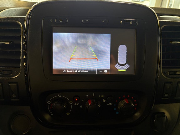Opel Vivaro 9 of 14