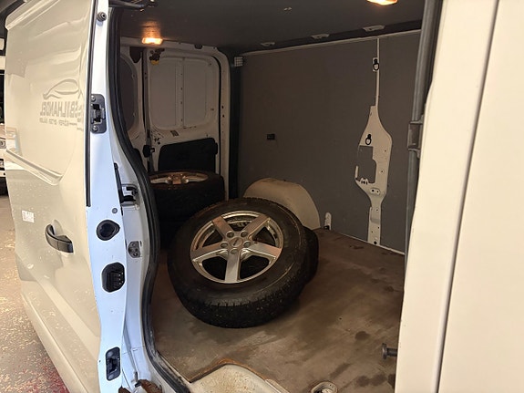 Opel Vivaro 12 of 14