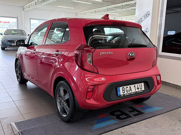 Kia Picanto 16 of 18